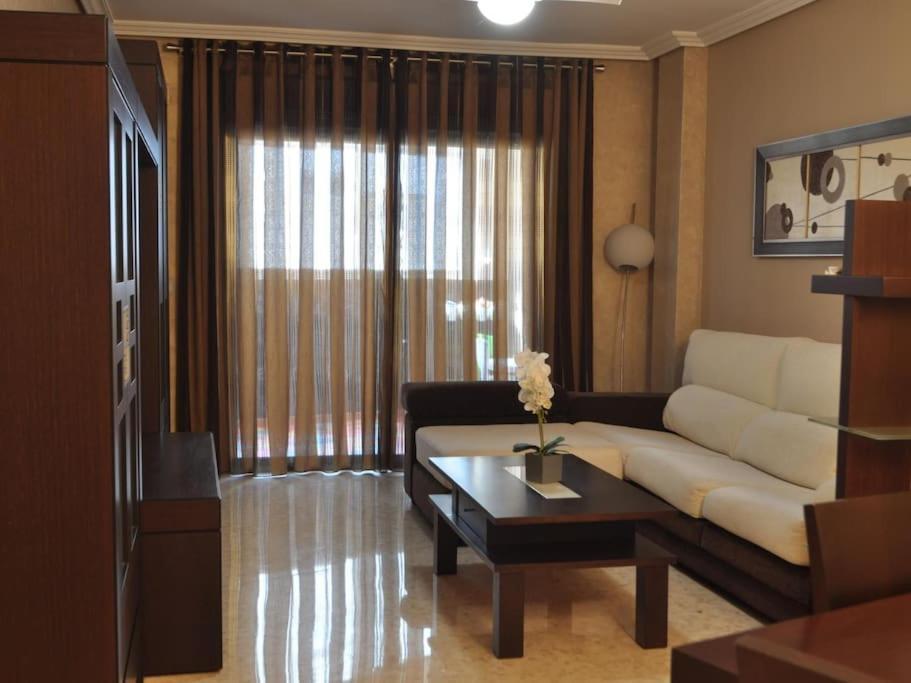 Acogedor Apartamento En Burriana Centro Bagian luar foto