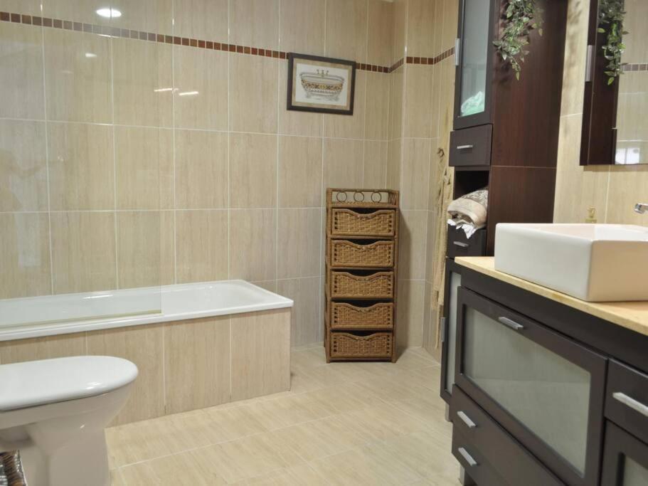 Acogedor Apartamento En Burriana Centro Bagian luar foto